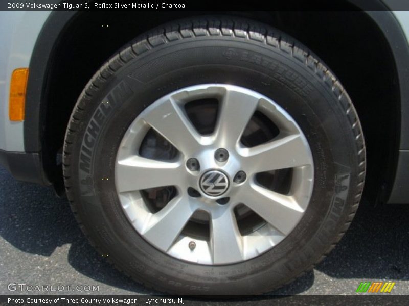 Reflex Silver Metallic / Charcoal 2009 Volkswagen Tiguan S