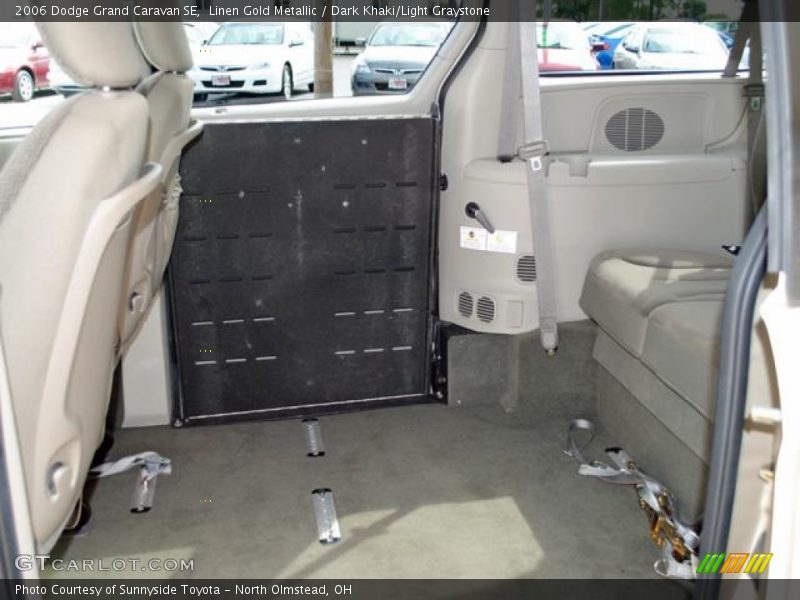 Linen Gold Metallic / Dark Khaki/Light Graystone 2006 Dodge Grand Caravan SE