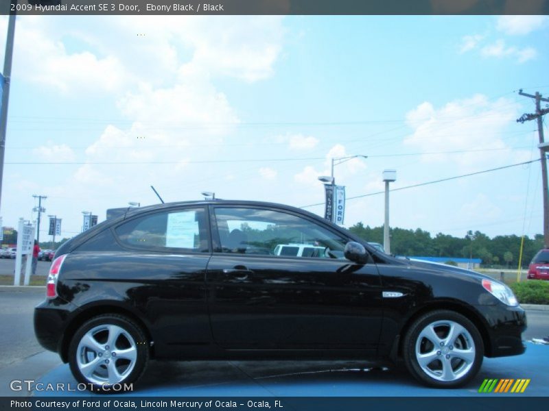 Ebony Black / Black 2009 Hyundai Accent SE 3 Door