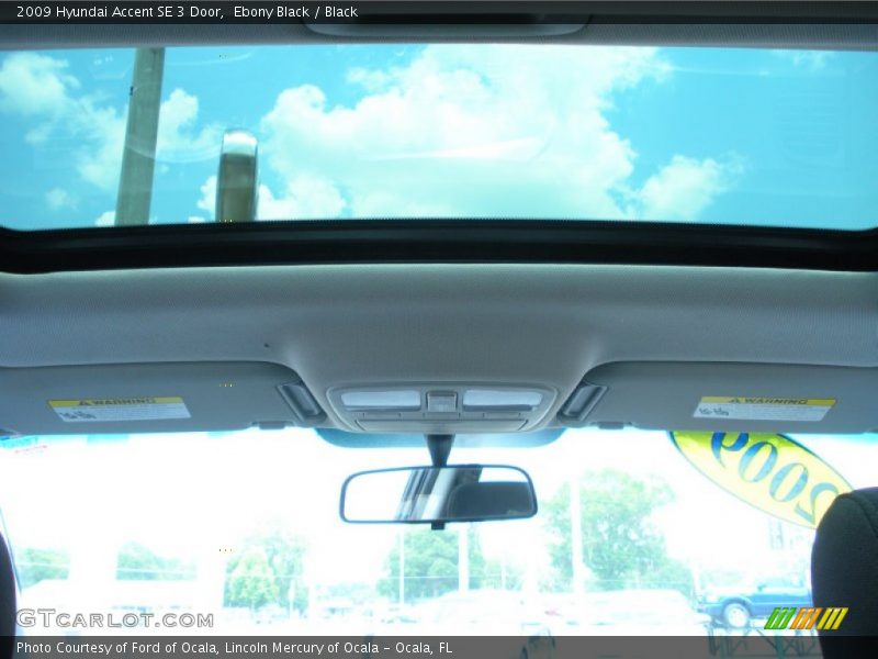 Ebony Black / Black 2009 Hyundai Accent SE 3 Door