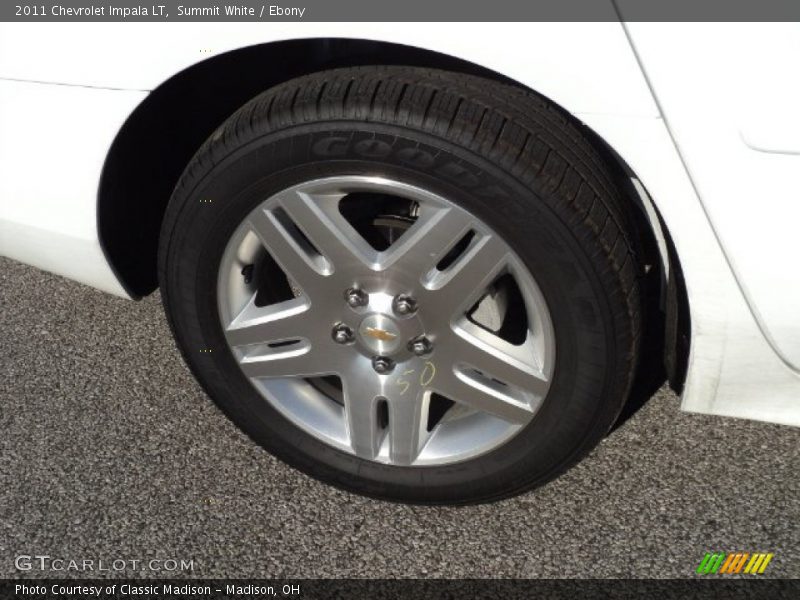 Summit White / Ebony 2011 Chevrolet Impala LT