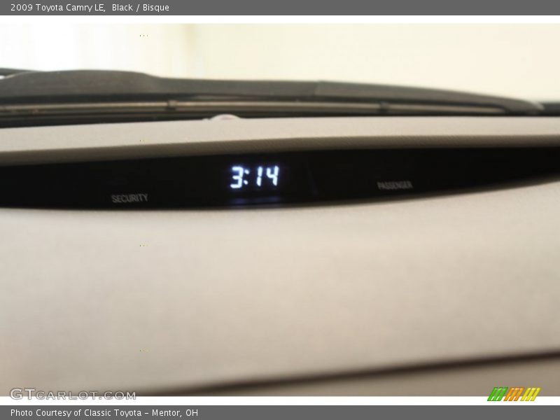 Black / Bisque 2009 Toyota Camry LE