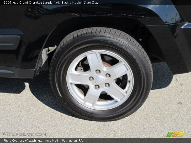 Black / Medium Slate Gray 2006 Jeep Grand Cherokee Laredo 4x4