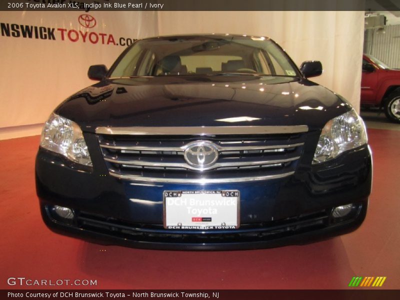 Indigo Ink Blue Pearl / Ivory 2006 Toyota Avalon XLS