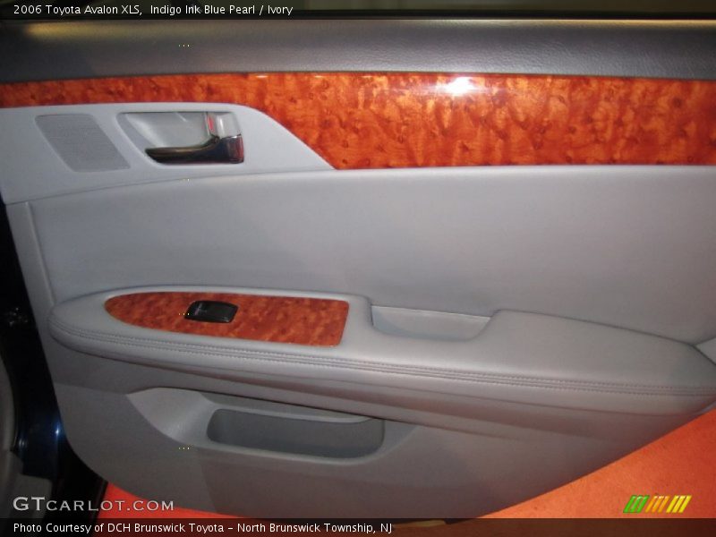 Indigo Ink Blue Pearl / Ivory 2006 Toyota Avalon XLS