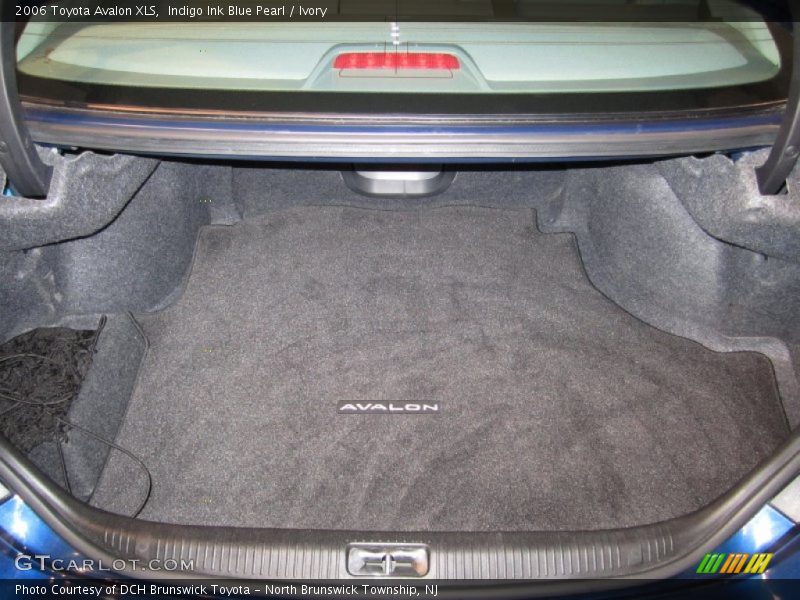 Indigo Ink Blue Pearl / Ivory 2006 Toyota Avalon XLS