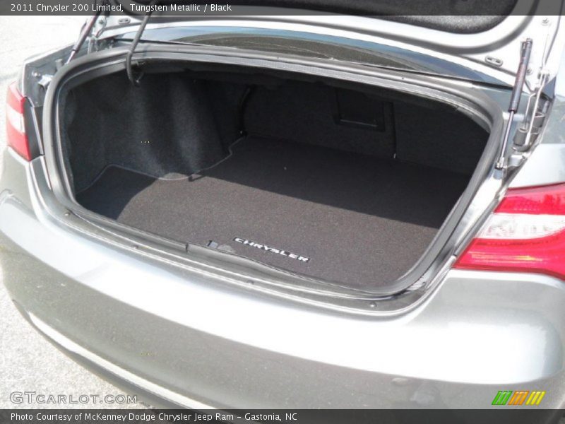  2011 200 Limited Trunk