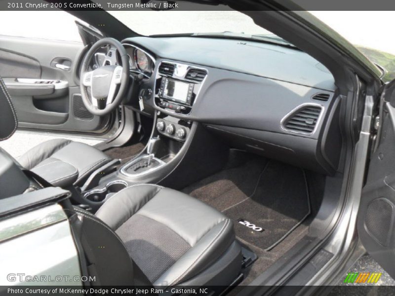 Dashboard of 2011 200 S Convertible