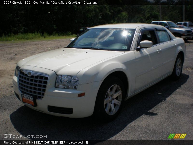 Cool Vanilla / Dark Slate Gray/Light Graystone 2007 Chrysler 300