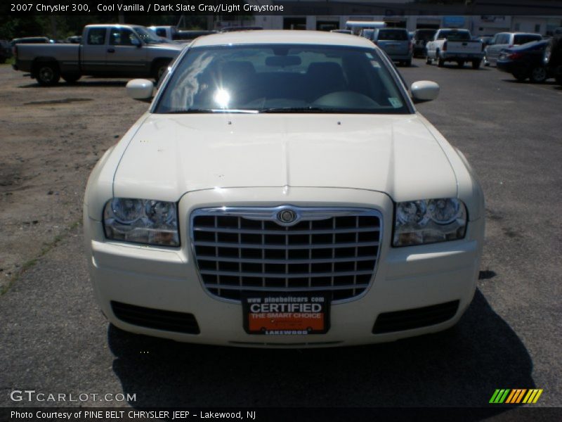 Cool Vanilla / Dark Slate Gray/Light Graystone 2007 Chrysler 300