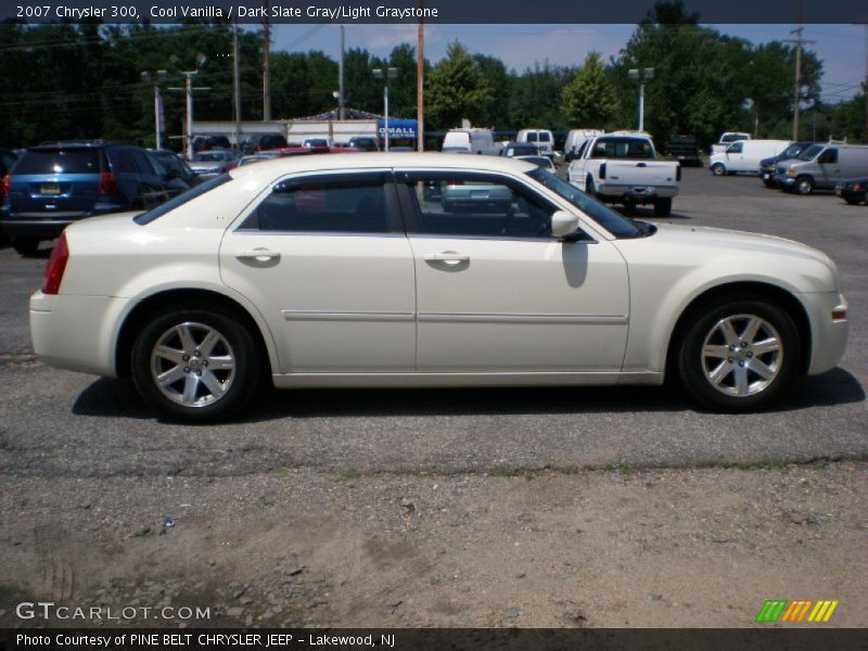 Cool Vanilla / Dark Slate Gray/Light Graystone 2007 Chrysler 300