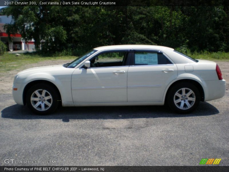 Cool Vanilla / Dark Slate Gray/Light Graystone 2007 Chrysler 300