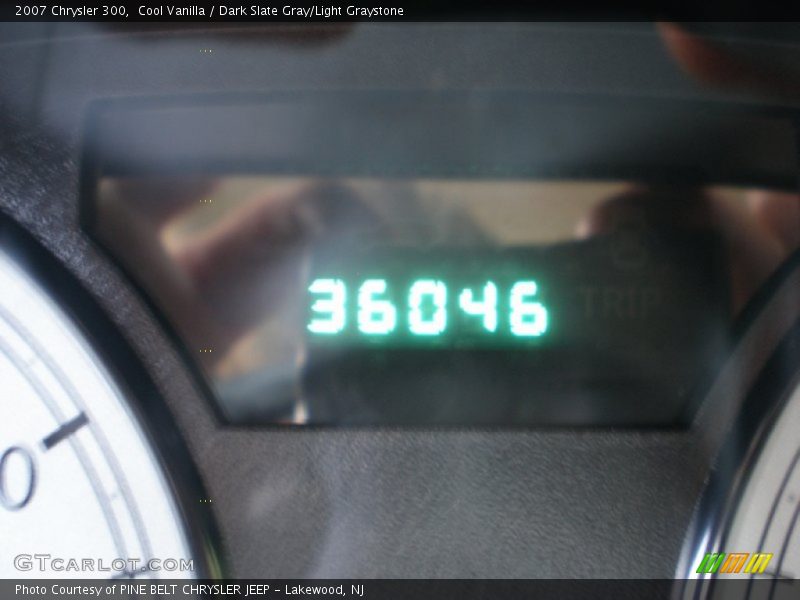 Cool Vanilla / Dark Slate Gray/Light Graystone 2007 Chrysler 300