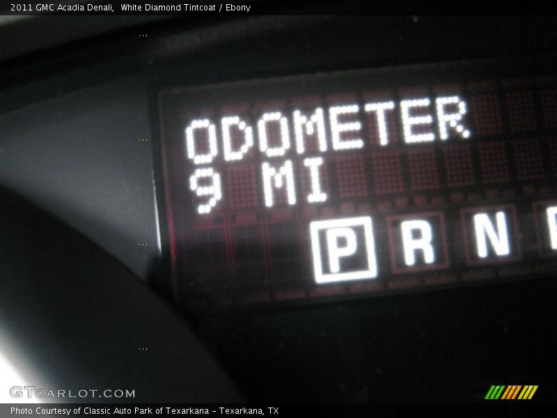 White Diamond Tintcoat / Ebony 2011 GMC Acadia Denali