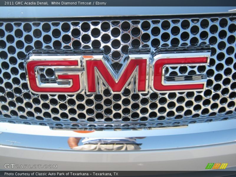 White Diamond Tintcoat / Ebony 2011 GMC Acadia Denali