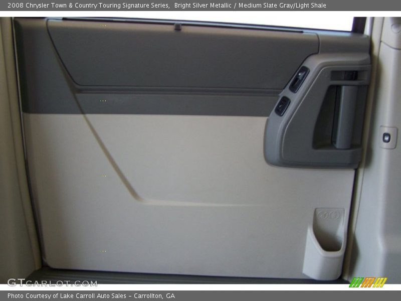 Bright Silver Metallic / Medium Slate Gray/Light Shale 2008 Chrysler Town & Country Touring Signature Series