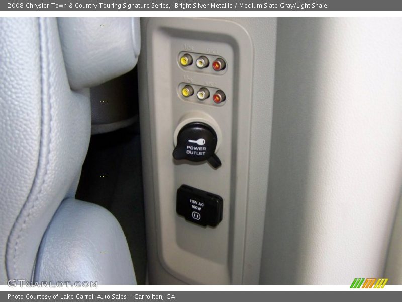 Bright Silver Metallic / Medium Slate Gray/Light Shale 2008 Chrysler Town & Country Touring Signature Series