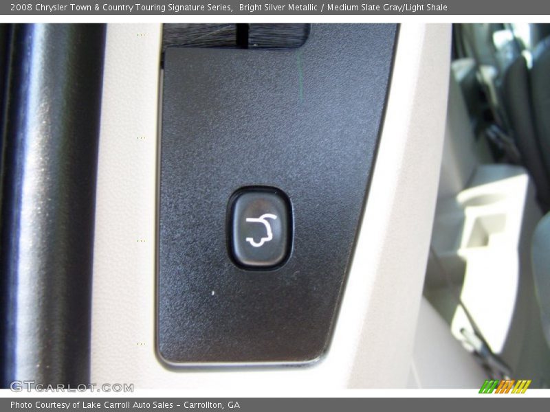 Bright Silver Metallic / Medium Slate Gray/Light Shale 2008 Chrysler Town & Country Touring Signature Series