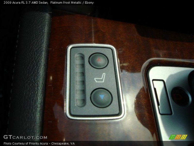 Controls of 2009 RL 3.7 AWD Sedan