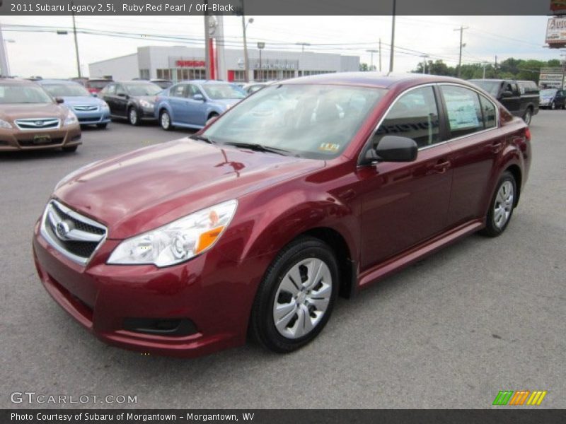 Front 3/4 View of 2011 Legacy 2.5i