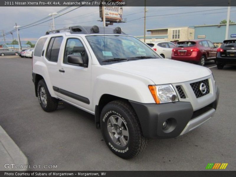 Avalanche White / Pro 4X Gray/Steel 2011 Nissan Xterra Pro-4X 4x4