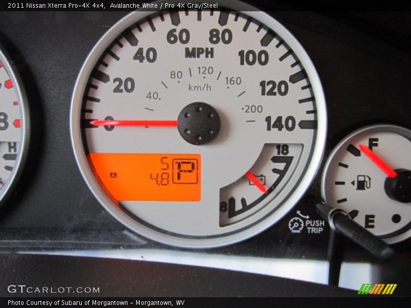 Avalanche White / Pro 4X Gray/Steel 2011 Nissan Xterra Pro-4X 4x4
