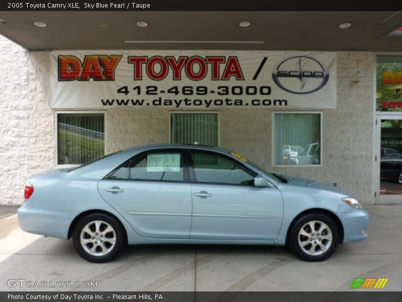 Sky Blue Pearl / Taupe 2005 Toyota Camry XLE
