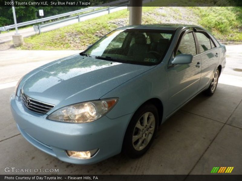Sky Blue Pearl / Taupe 2005 Toyota Camry XLE