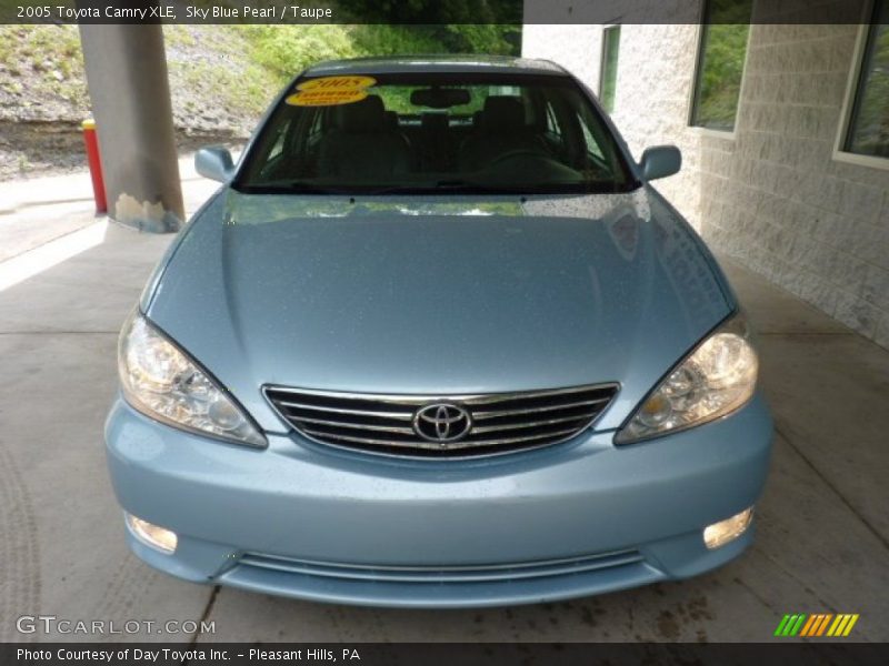 Sky Blue Pearl / Taupe 2005 Toyota Camry XLE