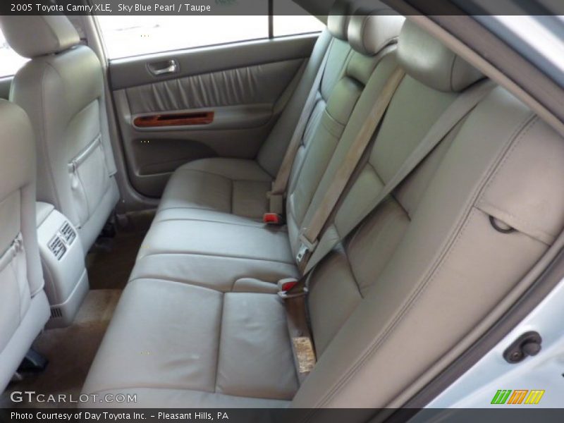 Sky Blue Pearl / Taupe 2005 Toyota Camry XLE