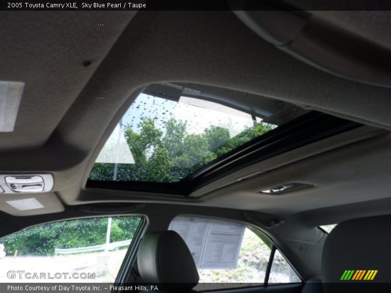 Sky Blue Pearl / Taupe 2005 Toyota Camry XLE