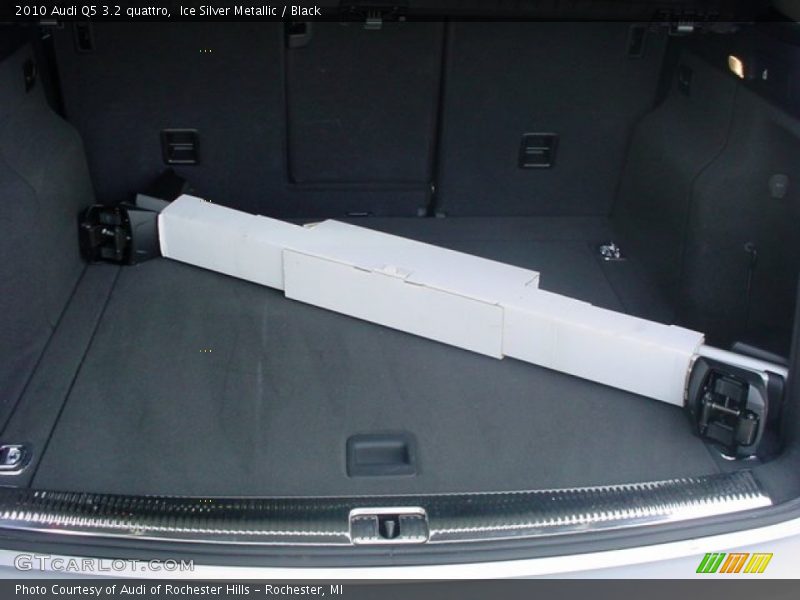 Ice Silver Metallic / Black 2010 Audi Q5 3.2 quattro