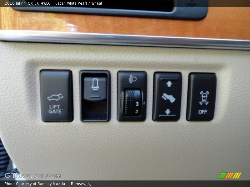 Controls of 2010 QX 56 4WD