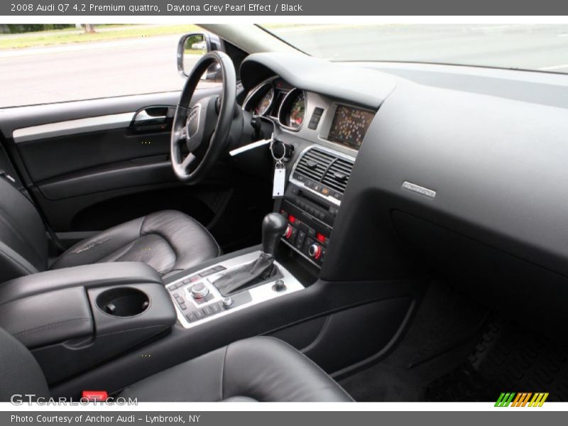 Dashboard of 2008 Q7 4.2 Premium quattro