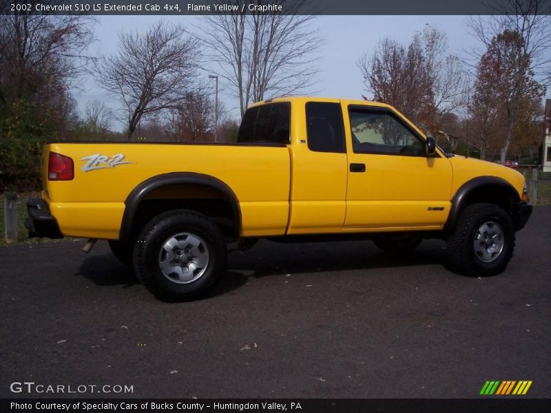 Flame Yellow / Graphite 2002 Chevrolet S10 LS Extended Cab 4x4