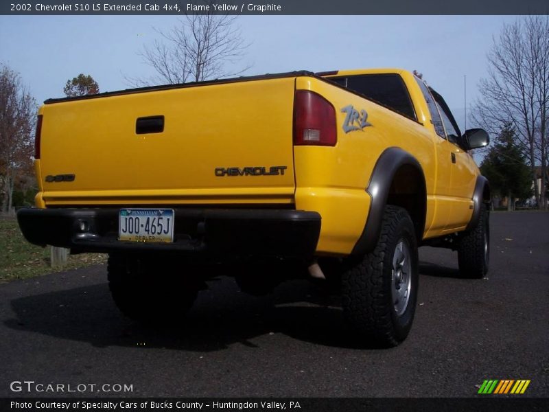 Flame Yellow / Graphite 2002 Chevrolet S10 LS Extended Cab 4x4