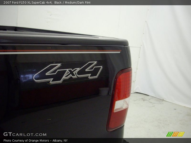 Black / Medium/Dark Flint 2007 Ford F150 XL SuperCab 4x4