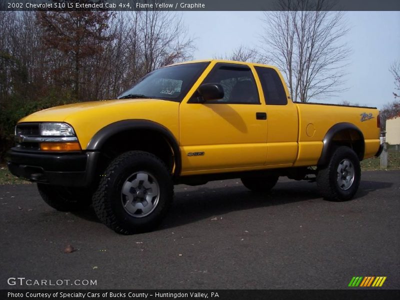 Flame Yellow / Graphite 2002 Chevrolet S10 LS Extended Cab 4x4
