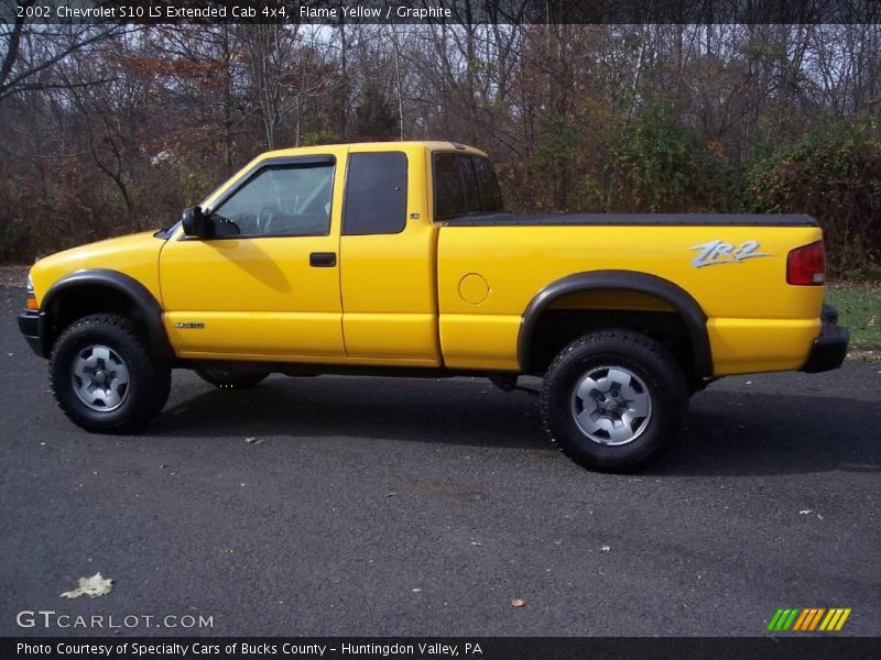 Flame Yellow / Graphite 2002 Chevrolet S10 LS Extended Cab 4x4