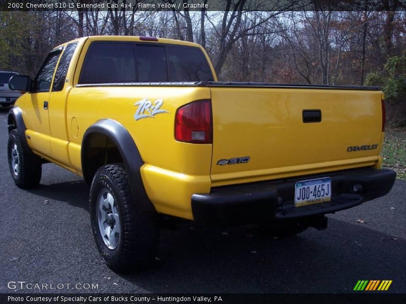 Flame Yellow / Graphite 2002 Chevrolet S10 LS Extended Cab 4x4