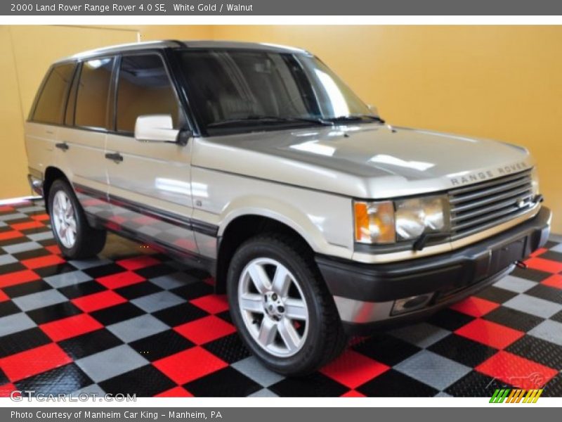 White Gold / Walnut 2000 Land Rover Range Rover 4.0 SE