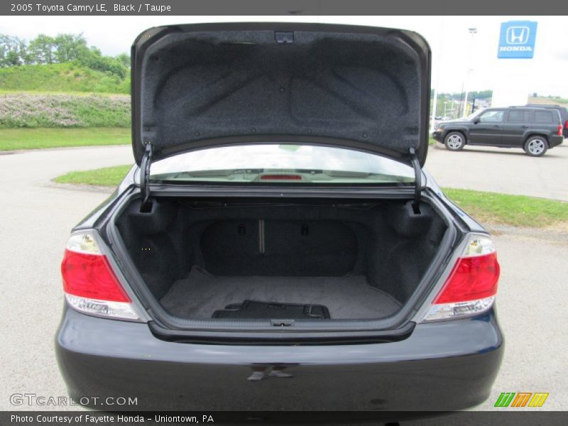 Black / Taupe 2005 Toyota Camry LE