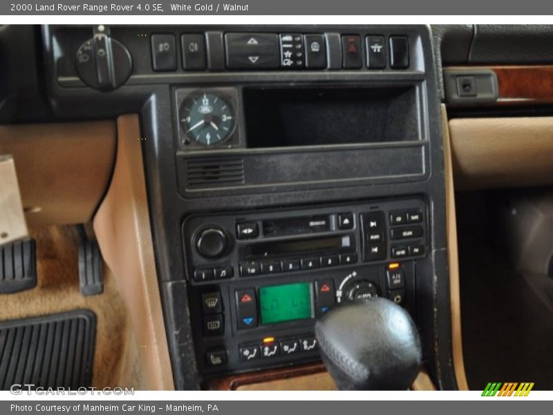 White Gold / Walnut 2000 Land Rover Range Rover 4.0 SE