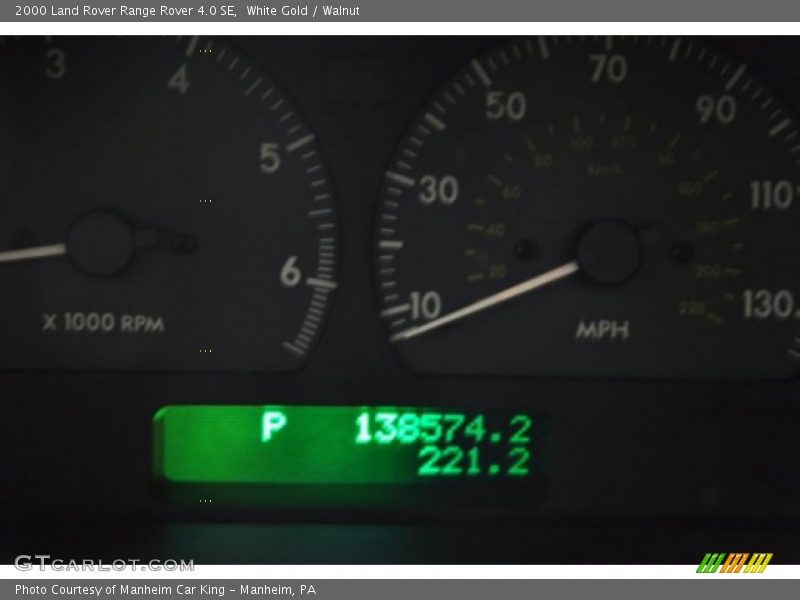 White Gold / Walnut 2000 Land Rover Range Rover 4.0 SE