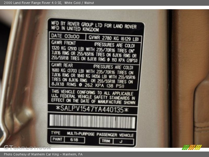 White Gold / Walnut 2000 Land Rover Range Rover 4.0 SE