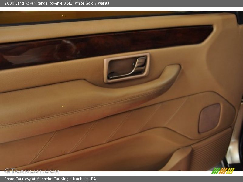White Gold / Walnut 2000 Land Rover Range Rover 4.0 SE