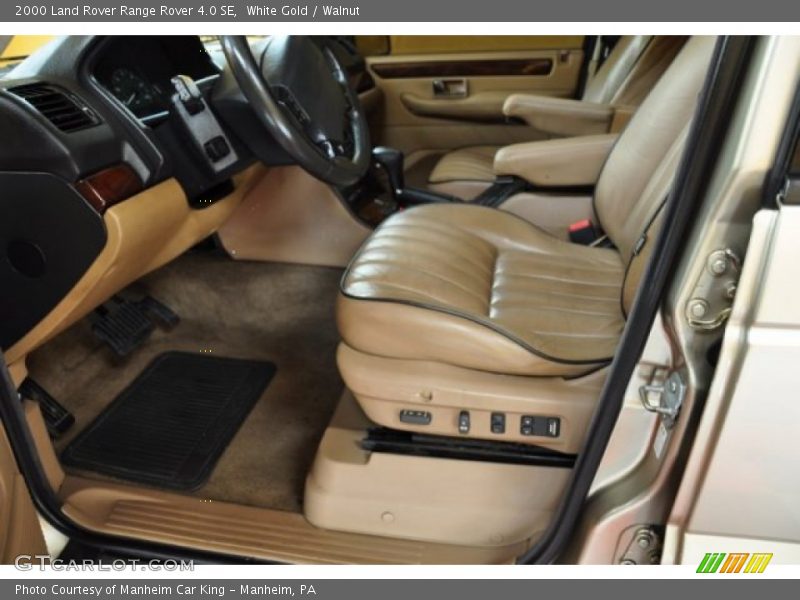 White Gold / Walnut 2000 Land Rover Range Rover 4.0 SE