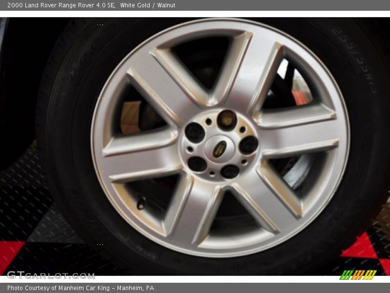 White Gold / Walnut 2000 Land Rover Range Rover 4.0 SE