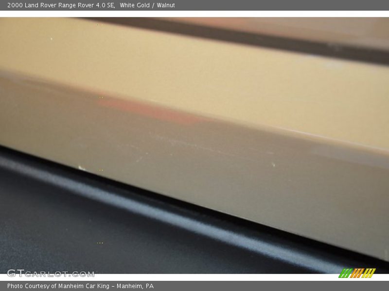 White Gold / Walnut 2000 Land Rover Range Rover 4.0 SE