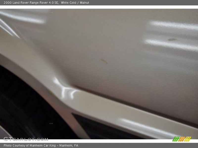 White Gold / Walnut 2000 Land Rover Range Rover 4.0 SE